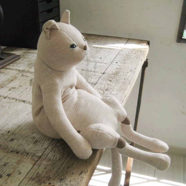* vintage animal ❀ グリーンの瞳の ふわふわミルキー 猫ちゃん vintage animal ❀ グリーンの瞳の ふわふわミルキー 猫ちゃん